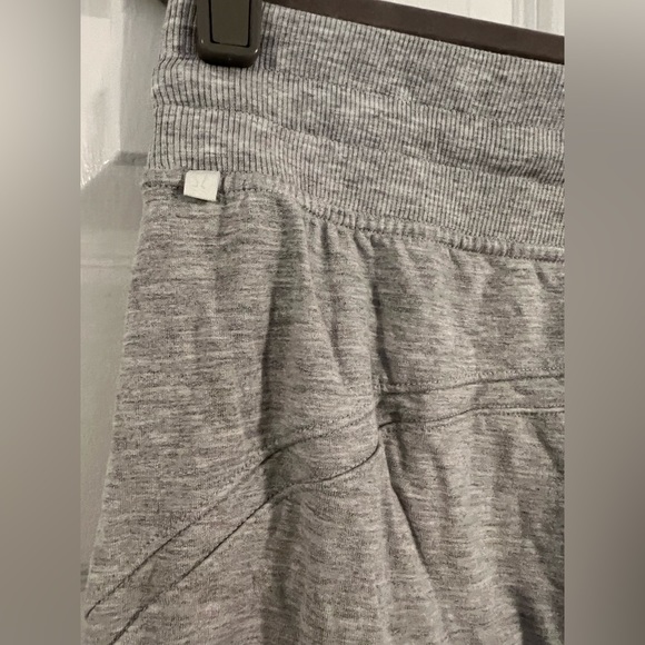 Lululemon Warm Down Jogger II Heathered Core Medium Grey size 12 worn once EUC - Picture 10 of 12
